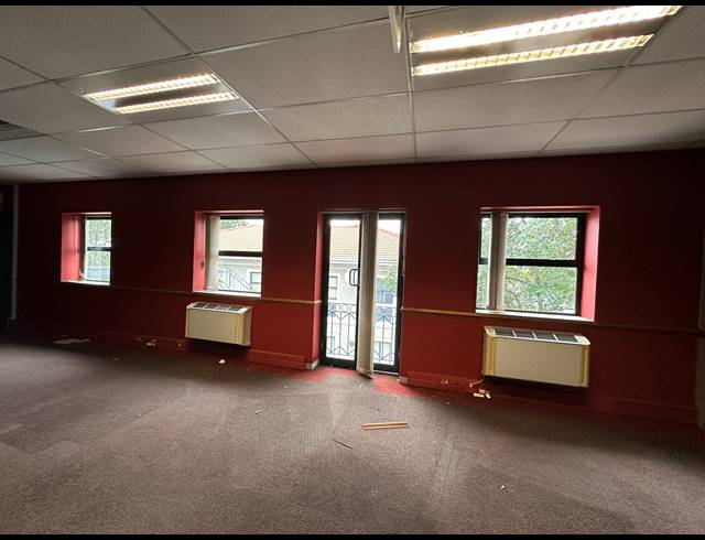 382.60M² OFFICE TO LET IN WOODMEAD